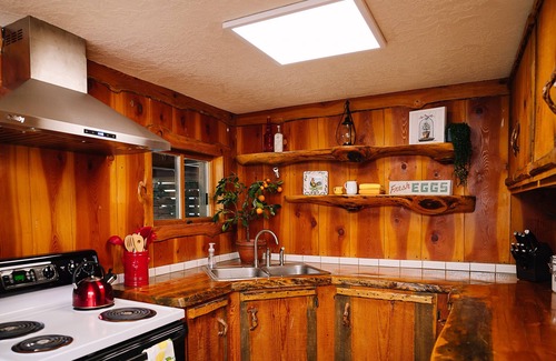 Riggins House | The Building on The River R&R
