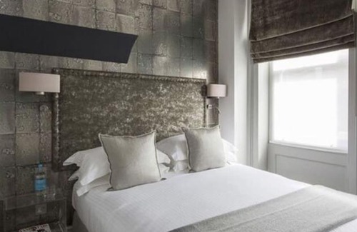 Bishopsgate Hotel | The Bull and The Hide