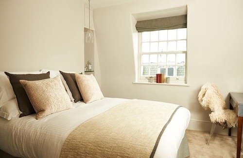 Bishopsgate Hotel | The Bull and The Hide