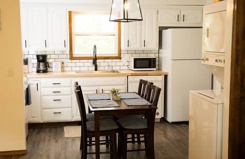 Eureka Springs House | The Bunker - Amazing Farmhouse on Golf Course