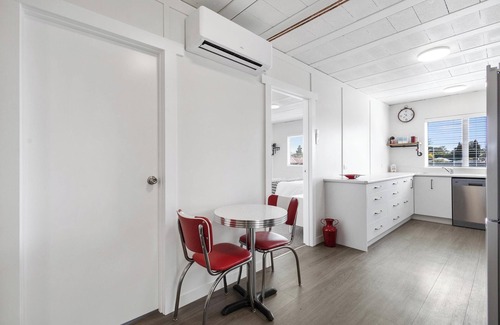 Te Awamutu Apartment | The Bunkers "Urban meets Rustic"