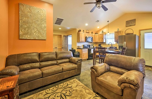 Payne County House | The Bunkhouse at Rolling Meadows Ranch w/Grill!