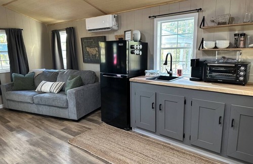 Apple Grove Apartment | The Bunkhouse