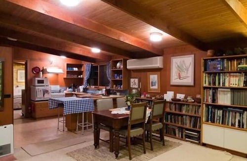 Dixons Creek Bed & Breakfast | The Burrow at Wombat Bend