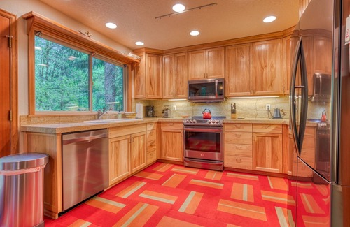 Rhododendron House | The Burrow – Your Forest Refuge by the Sandy River