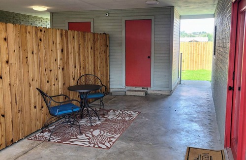 Ozona House | The Butterfly-A Contemporary Hideawayn
