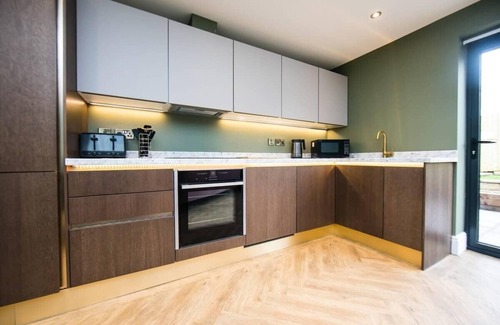 Buxton Apartment | The Buxton Suite by Muse Escapes