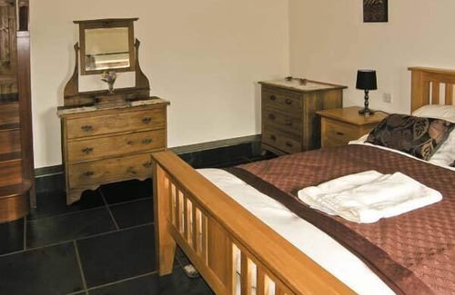 Abergavenny Cottage | The Byre