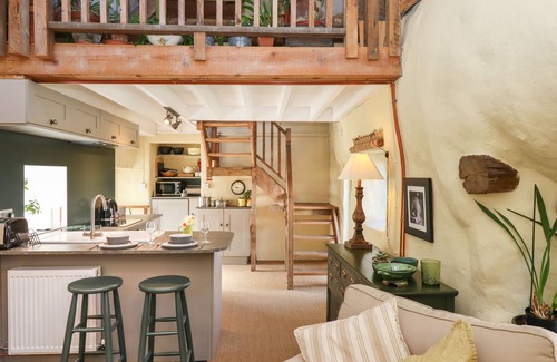 Frithelstock Cottage | THE BYRE, romantic, character holiday cottage in Great Torrington