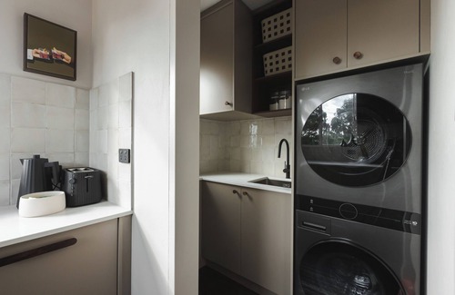 Kiama Apartment | The Cabbage Palm Kiama. 5 min walk to everwhere. Location Location Location!