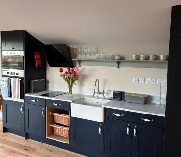 Gloucester House | The Cabin at the Croft - Idyllic rural retreat perfect for couples and dogs