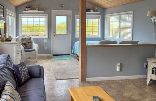 Salmon Creek House | The Cabin - Cozy Salmon Creek beach cottage, big deck, great views.