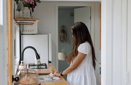 Kidaman Creek Apartment | The Cabin@KC - Brand New Tiny Home Nestled on 60 Pristine Acres.