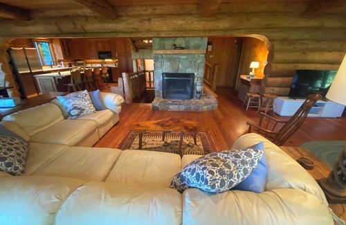 Robbinsville Cabin | The Cabin on Fontana LakenLake Front Paradise in the Smokies
