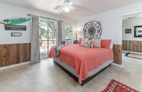 Yacht Harbor House | The Cabin on Lake Travis