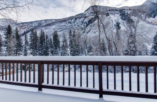 Carbondale House | The Cabins at Filoha Meadows