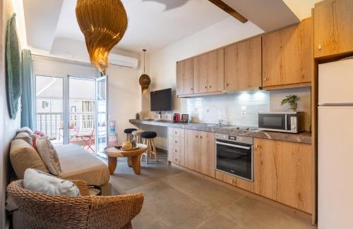 Loutraki Apartment | The Cactus Project