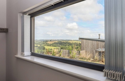 Tiverton Cottage | THE CADELEIGH, romantic, with hot tub in Tiverton