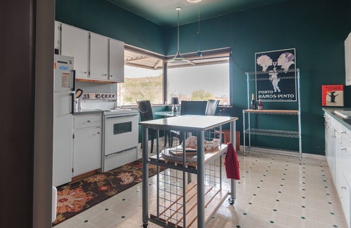 Fairbury Apartment | The Cambridge 2BR apartment in historic downtown