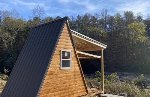 Greenville Cabin | The Camellia River Pod on the Saluda River