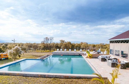 Naivasha Cottage | THE CAPTAIN JAMES CAMP : Charming cottage in Naivasha with AC and WiFi