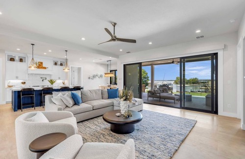 Horseshoe Bay House | The Captain's Cove at 110 | Concierge Services