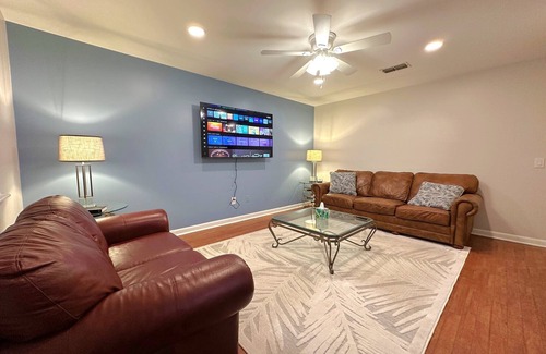 Kingsland Apartment | The Captain's Quarters in The Kings Land