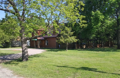 Denison House | The Captain's Quarters on Lake Texoma
