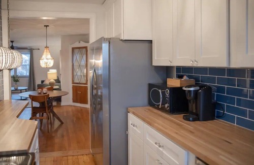 Grandview Heights House | The Carolina (C)- King Bed- Hot Tub- Near OSU