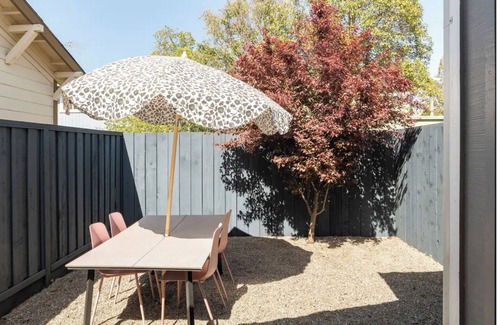 Petaluma Apartment | The Carriage Loft on 7th Street