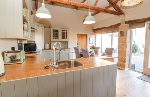 Richmond Cottage | THE CARTSHED, SEDBURY PARK FARM, family friendly in Gilling West