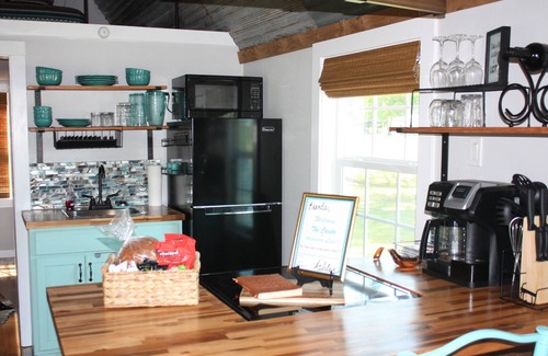 Benton House | The Casita at Anderson Lake