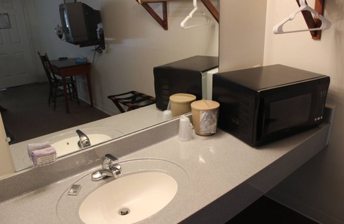 Grantsville Hotel | The Casselman Inn