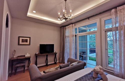 Khaem Son Apartment | The Castell Condo by Nutthiwan room 912 and 921