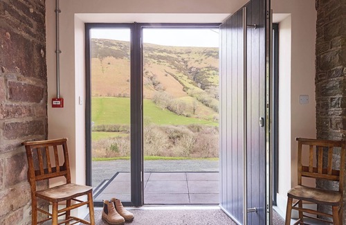Capel-Y-Ffin House | The Castle, The Black Mountains, Wales
