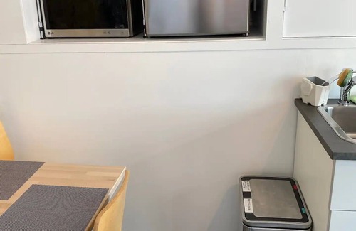 Hobart Central Business District Apartment | "The Cave" West Hobart: eco friendly apartment 🌈 🌱 🏳️‍⚧️