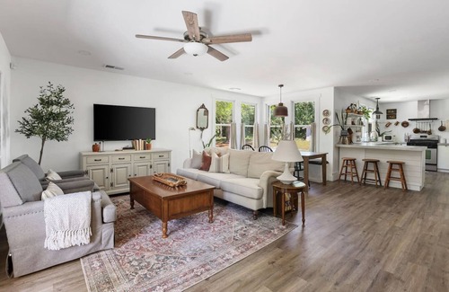 Cayce House | The Cayce Cottage | 3BR w/Private Pool