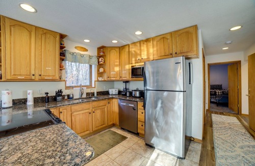 Edmore Apartment | The Cedar Lake Chalet
