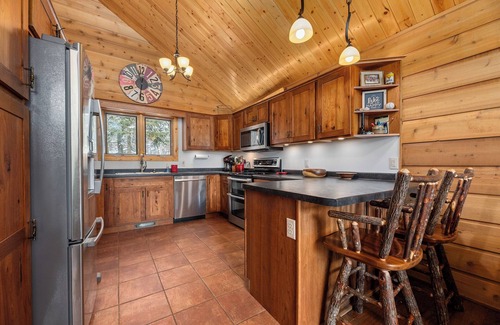 Lake Tomahawk House | The Cedar Lakehouse | On Beautiful Gilmore Lake w/Dock, Kayaks, Firepit, AC