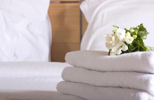 Woking Apartment | The Cedar Suite