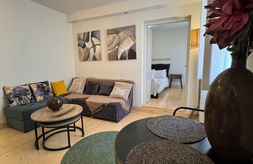 Old Town Apartment | THE CENTRIC Apt. by LOC HOSPITALITY