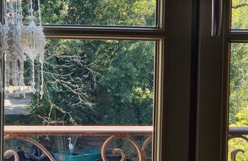 Mareuil-Sur-Lay-Dissais House | The charm at the water's'edge