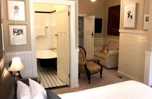 Medlow Bath House | The Chalet Guesthouse and Studio