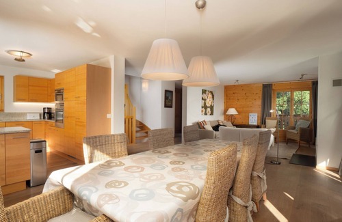 Ollon Ski Chalet | The chalet is located in Chesières, just next to Villars, 1.5km from the departure of the Roc d'Orsa