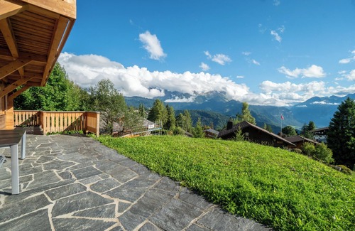 Ollon Ski Chalet | The chalet is located in Chesières, just next to Villars, 1.5km from the departure of the Roc d'Orsa