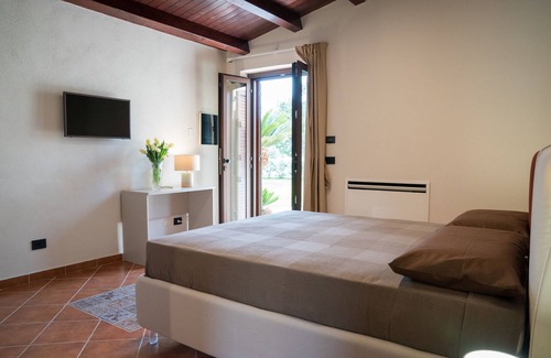 Milazzo Bed & Breakfast | The Channel - an oasis of peace 5 minutes from the sea