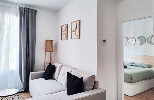 San Pablo Apartment | The Charm of Casco II by Alogest