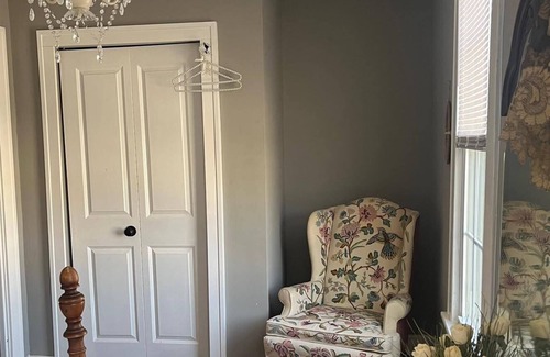 Willoughby House | The Charmer