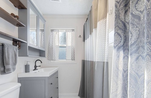 Gastonia House | The Charming City Cottage