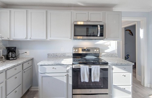 Gastonia House | The Charming City Cottage